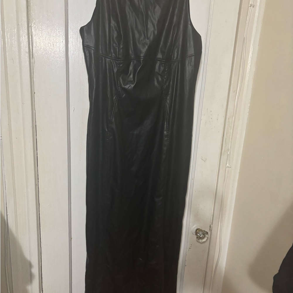 Elegant Black Sleeveless Dress